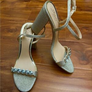 Jewel Badgley Mischka Gold Block Heels NWOT